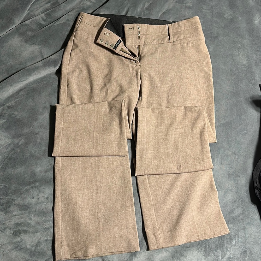 Maurice’s size 5/6 brown dress pants.